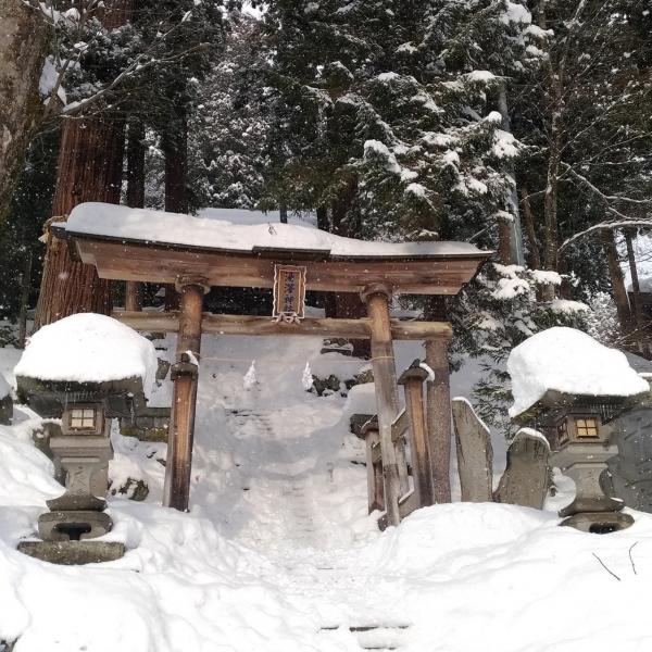 Nozawa and one of its temples